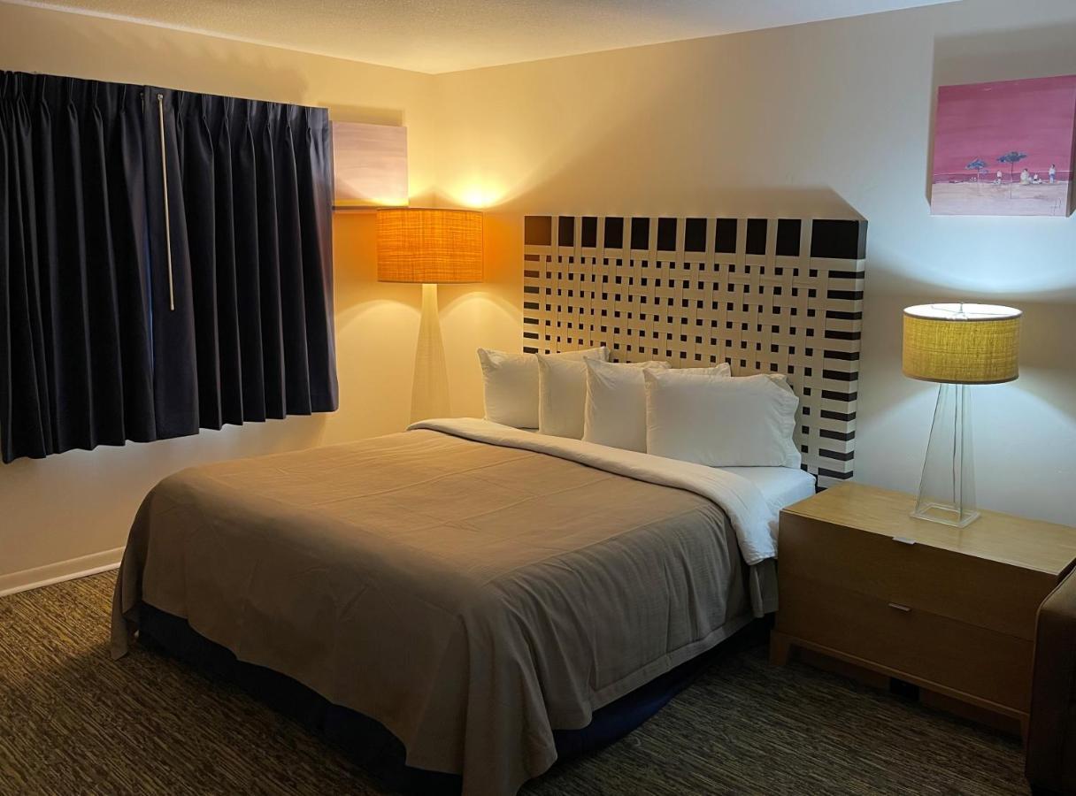 Camp Inn Lodge Oscoda Extérieur photo