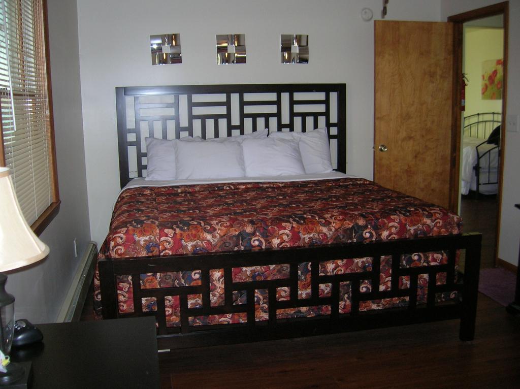 Camp Inn Lodge Oscoda Chambre photo