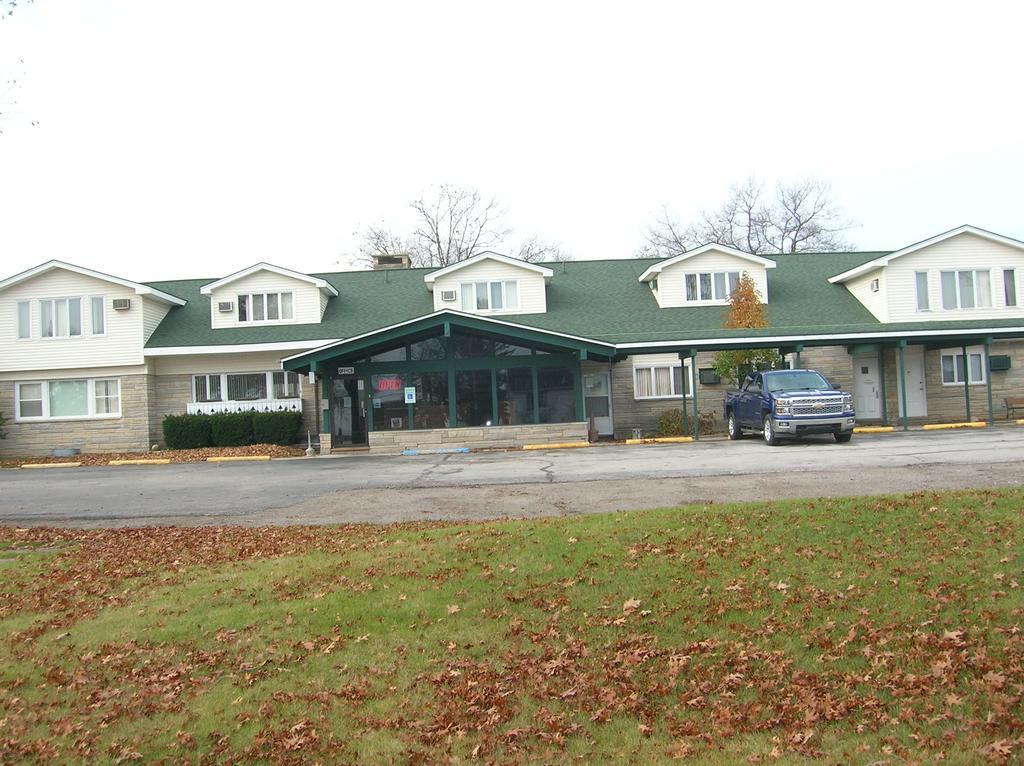 Camp Inn Lodge Oscoda Extérieur photo