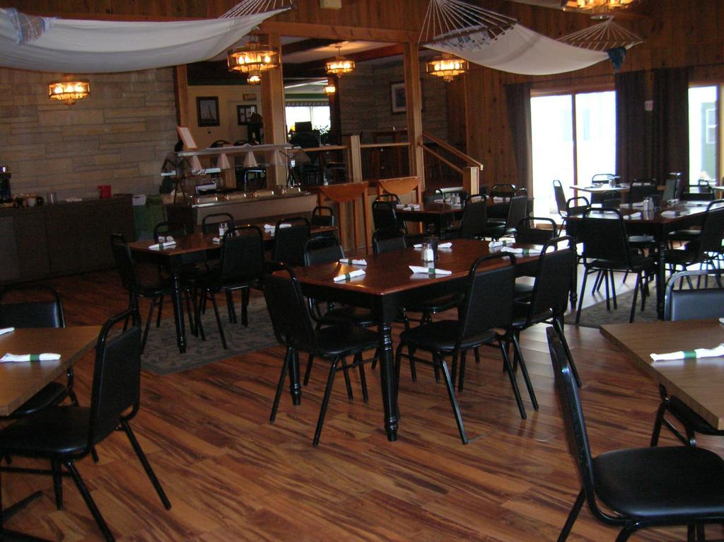Camp Inn Lodge Oscoda Extérieur photo