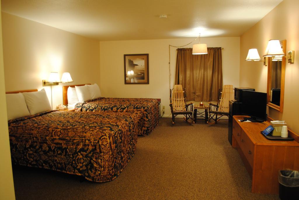 Camp Inn Lodge Oscoda Extérieur photo
